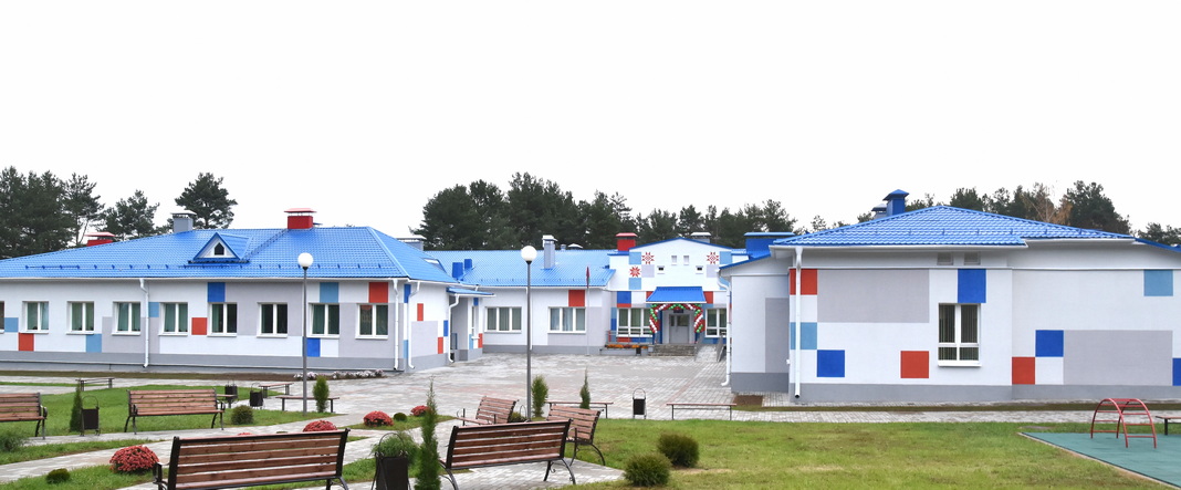 У Занарачы ўрачыста адкрылі новы будынак школы (фота)