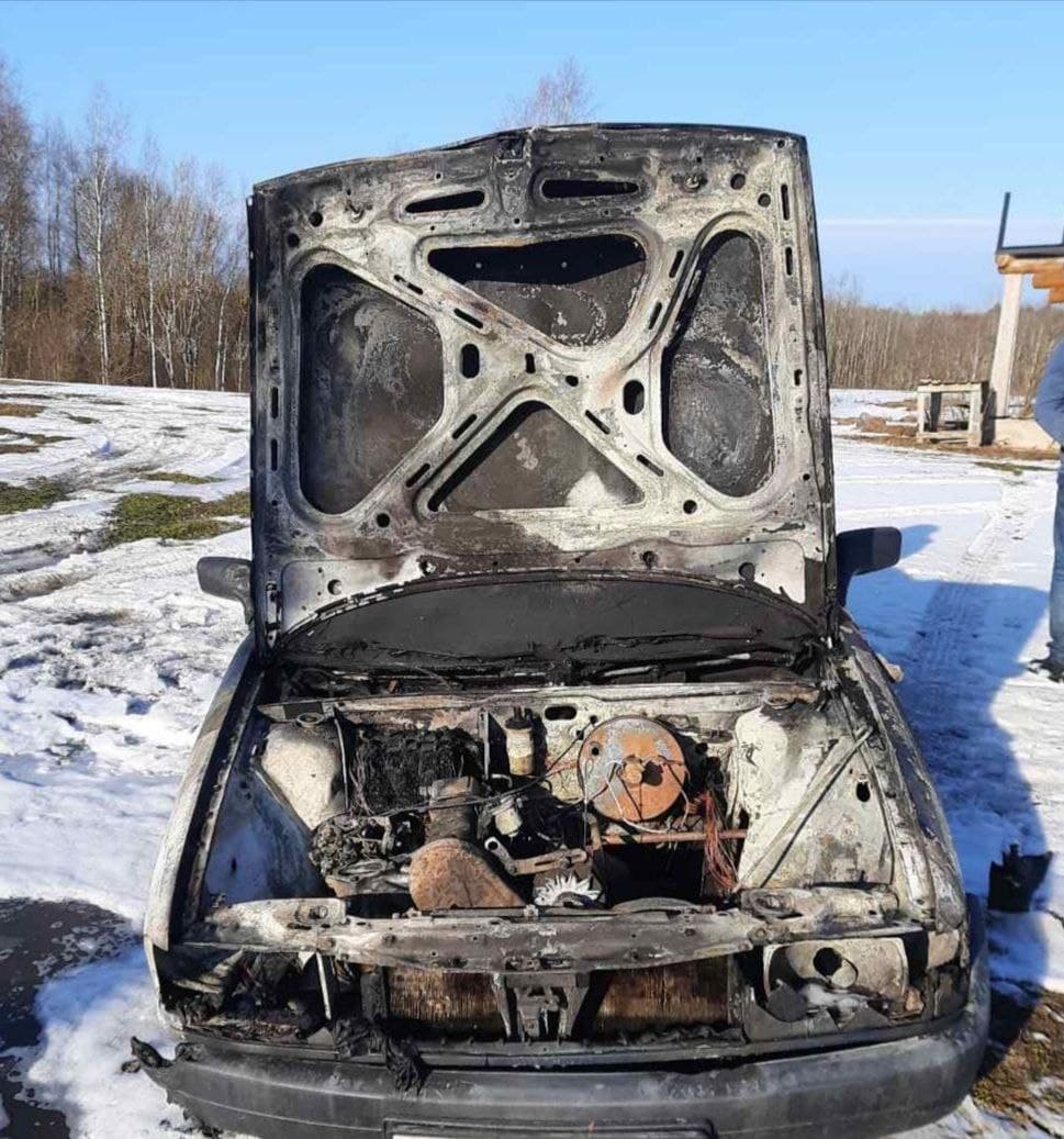 На Мядельщине горел автомобиль