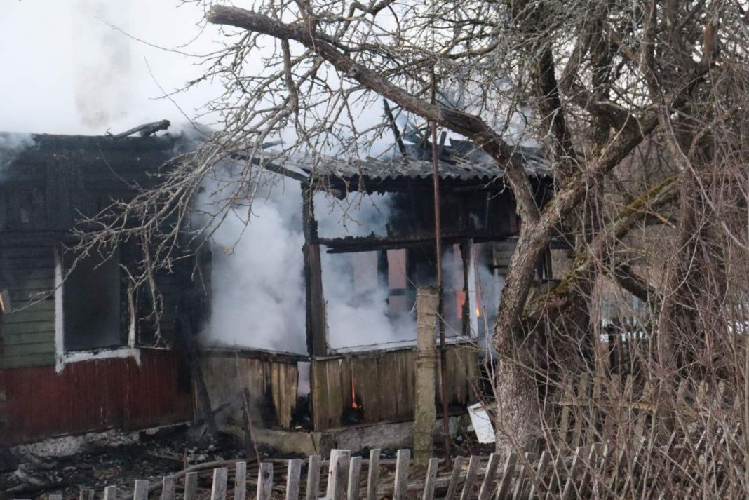 На пожаре в Мядельском районе погибла женщина