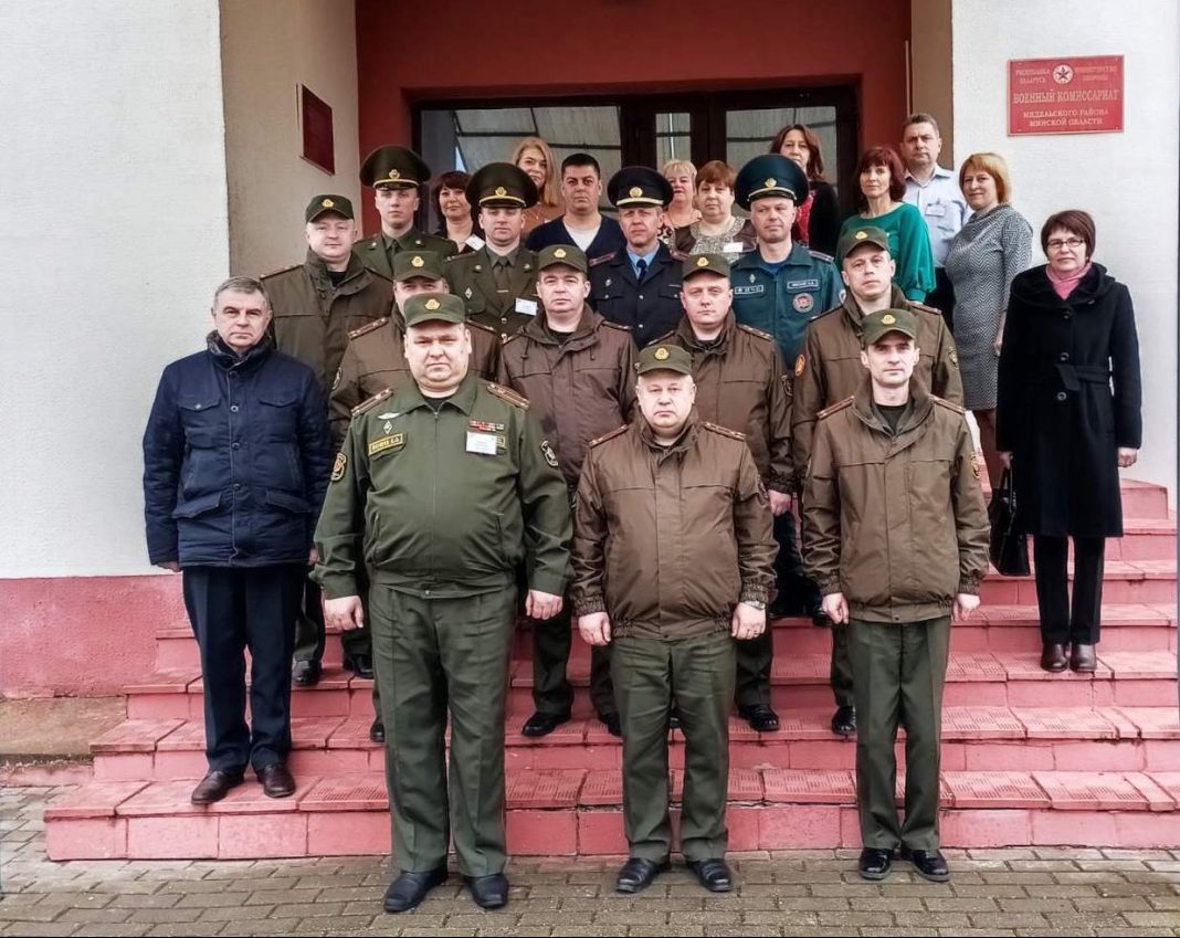 Представители Министерства обороны проверили районный военкомат и посетили братскую могилу