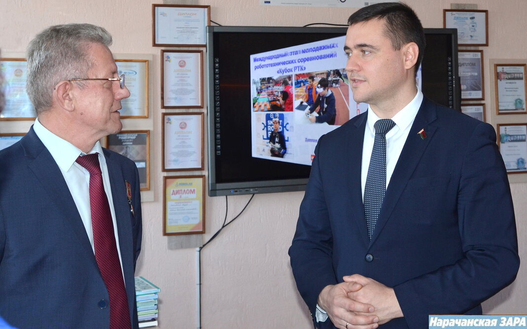 Министр образования Андрей Иванец сегодня посещает Мядельщину