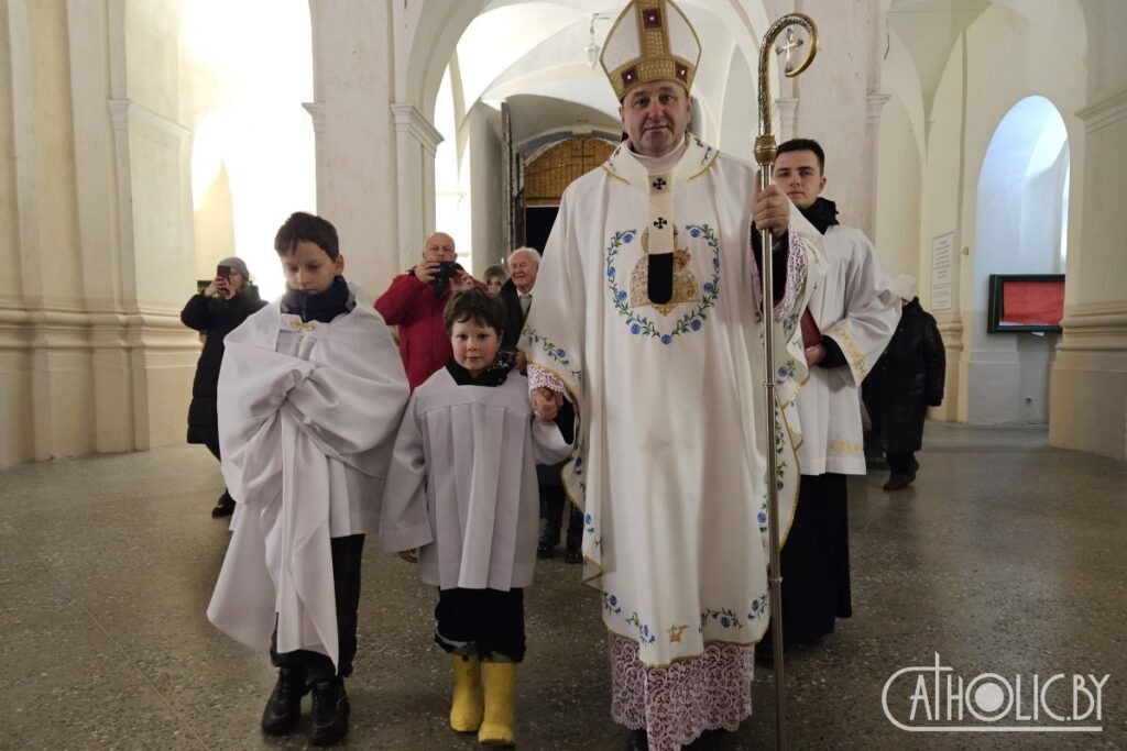 У ноч пад Новы год арцыбіскуп Станеўскі адкрыў юбілейную святыню ў Нацыянальным санктуарыі ў Будславе