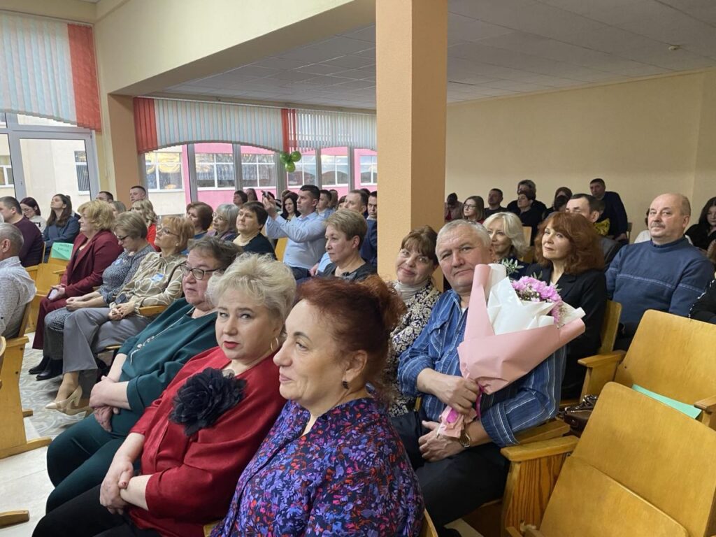 В Кривичской средней школе прошел традиционный вечер встречи выпускников