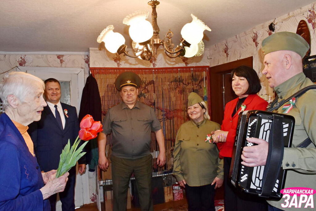 Поздравляют бывших неcовершеннолетних узников