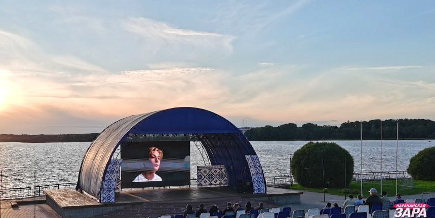 Кино под открытым небом, караоке и дискотека — приглашаем на вечер отдыха в амфитеатр