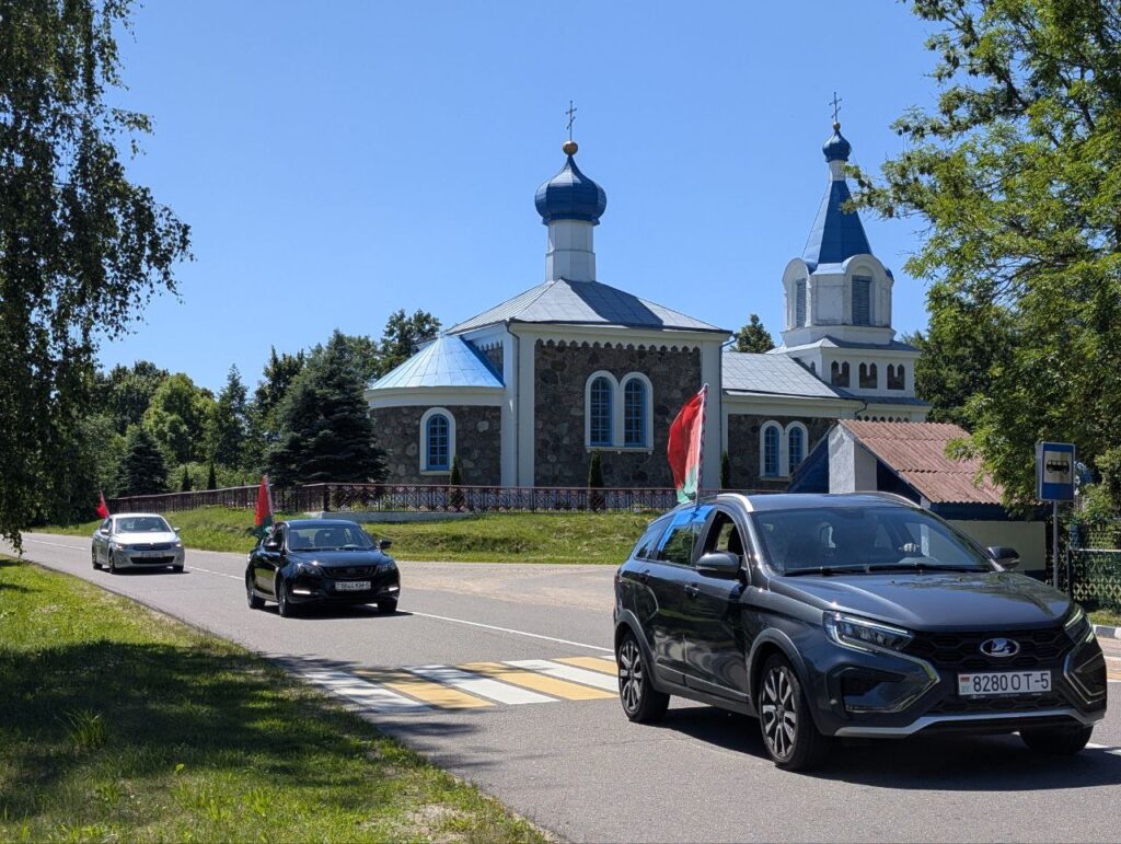 Побывали в автопробеге по местам боевой и воинской славы Мядельщины