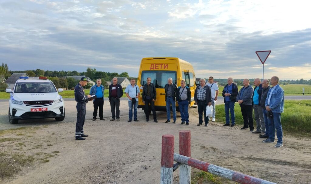 В Мяделе определили лучшего водителя школьного автобуса
