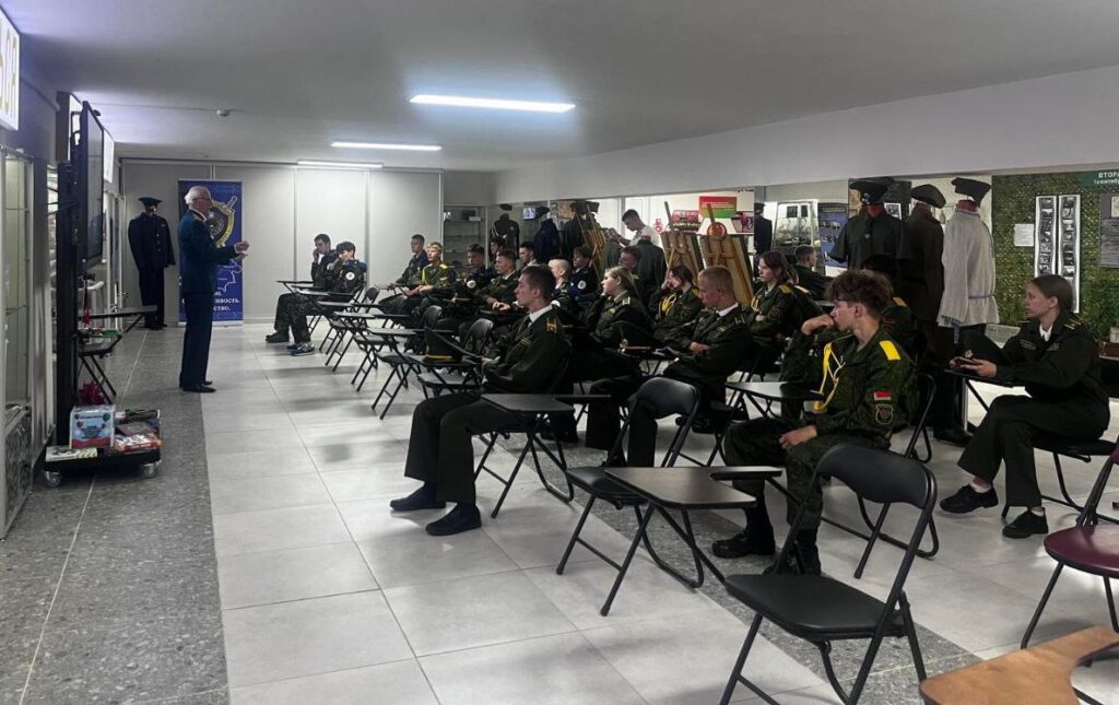 В «Зубренке» прошел диалог поколений  с участием заслуженного ветерана труда Национальной киностудии «Беларусьфильм» Олегом Сало