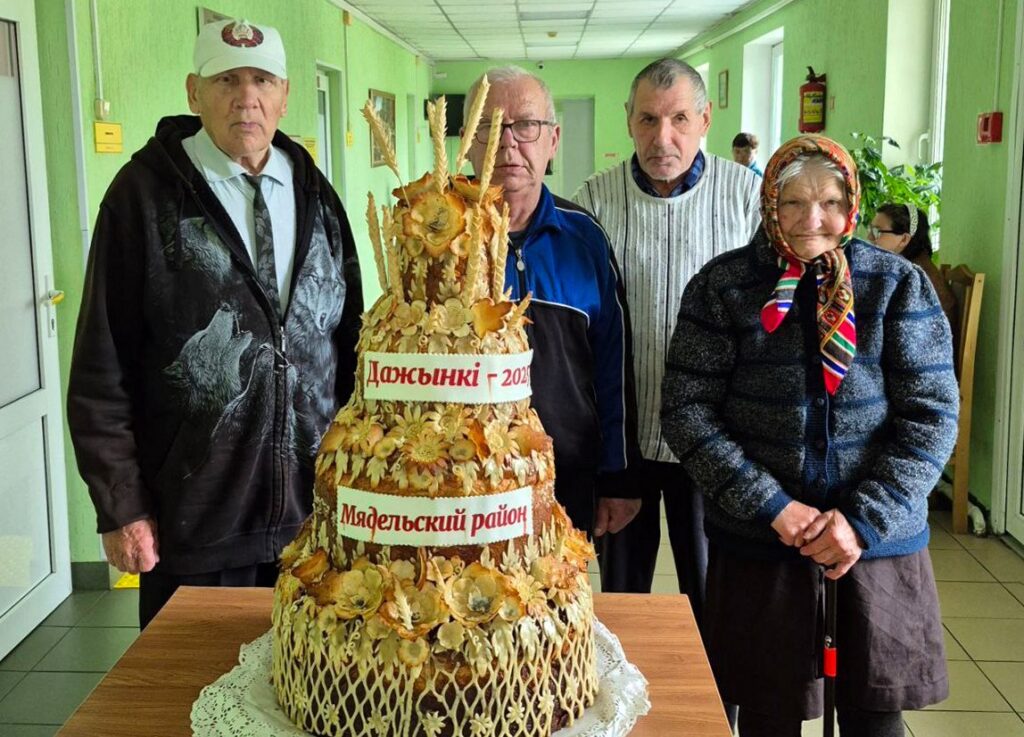 Каравай с «Дожинок» привезли в Узлу