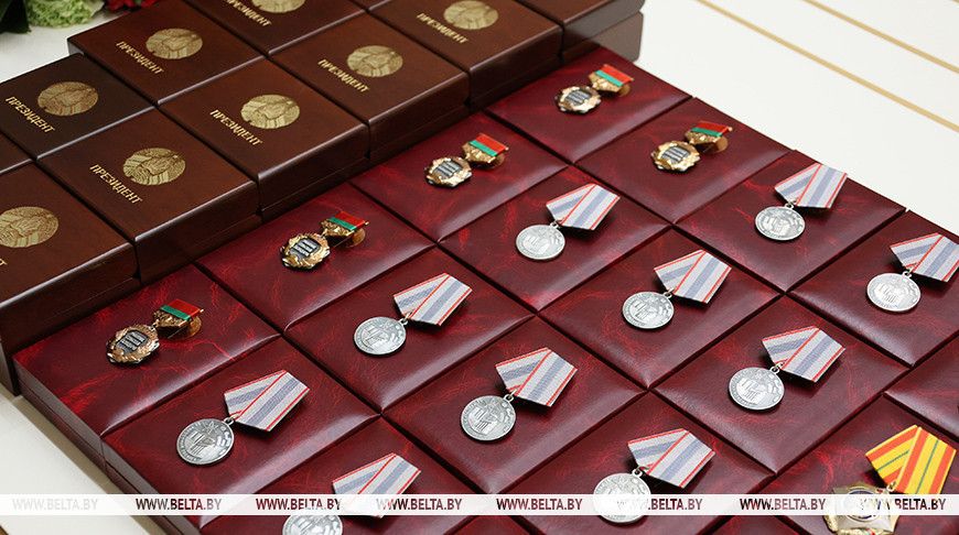 «Вами гордится страна!» Лукашенко вручил награды заслуженным аграриям Беларуси 
