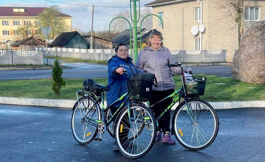 Для социальных работников приобрели велосипеды