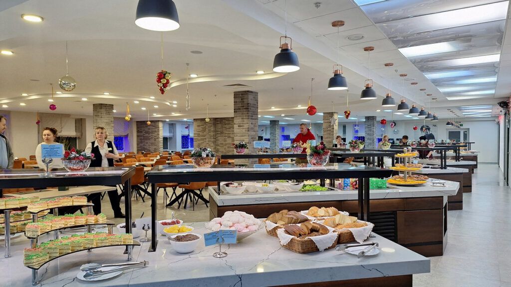 В санатории «Приозерный» на Нарочи обновили обеденный зал