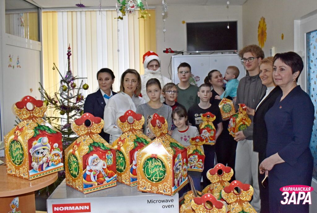 Подарки от санатория «Приозерный» привезли  педиатрическое отделение