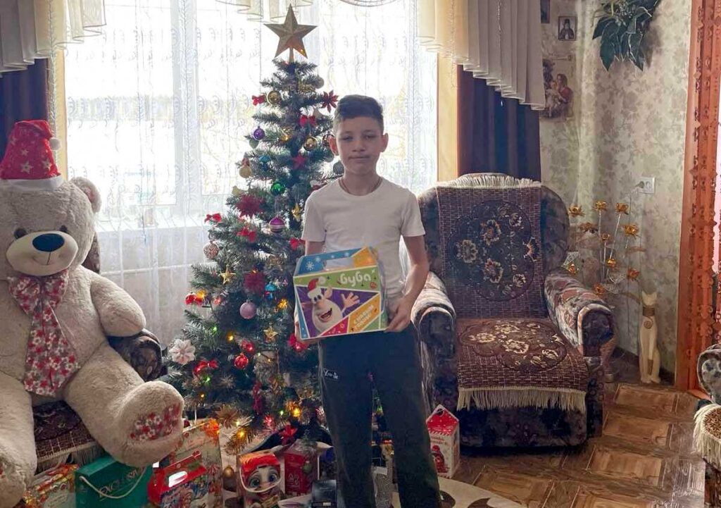 Представители райкома профсоюза работников АПК поздравили детей