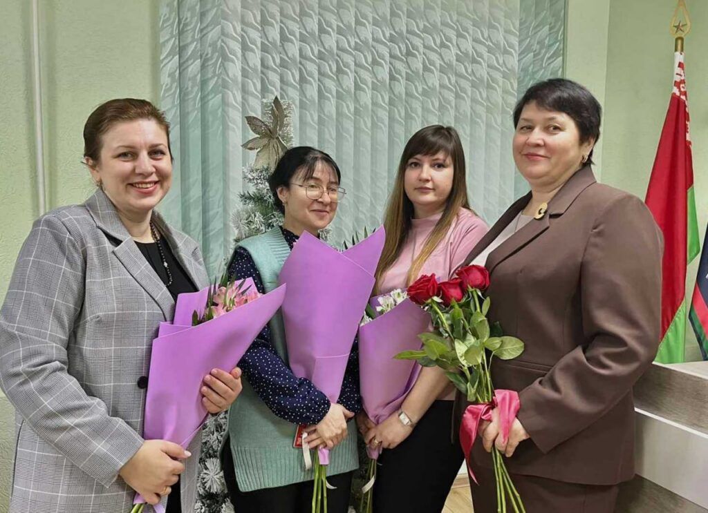 Подразделения по гражданству и миграции отмечают 105-летний юбилей: рассказываем о Светлане Асаевич