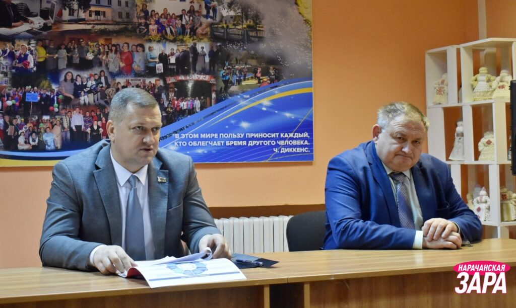 Участник ВНС Руслан Жук встретился с работниками Мядельского ТЦСОН