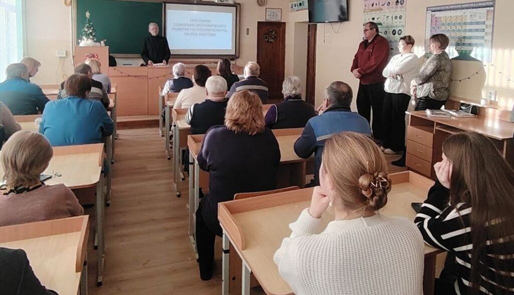 Участники ВНС продолжают встречаться с трудовыми коллективами