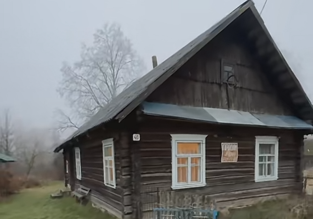 Крепыш из бруса возле Нарочи вызвал неоднозначную реакцию в TikTok 