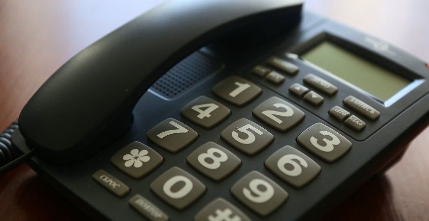 Работают горячие линии по вопросам непогоды