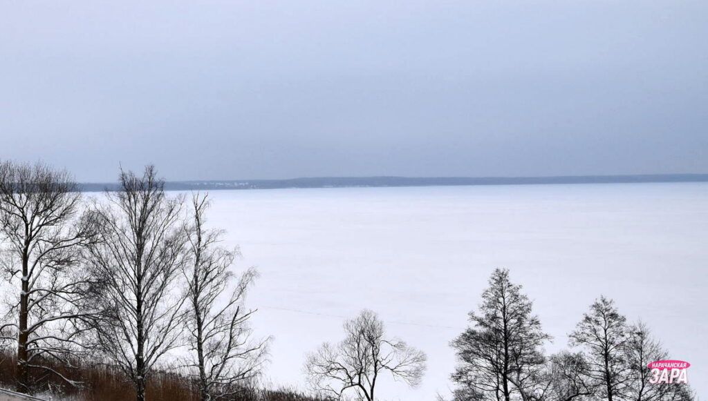 Рассказываем, какая толщина льда на озере Нарочь
