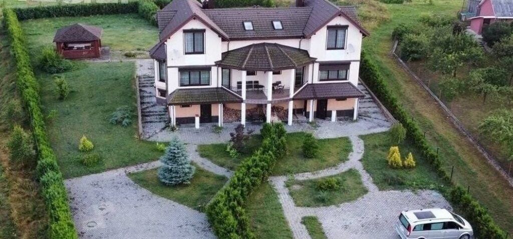 Смотрим самые дорогие дома на продажу в Нарочанском крае. Второе место