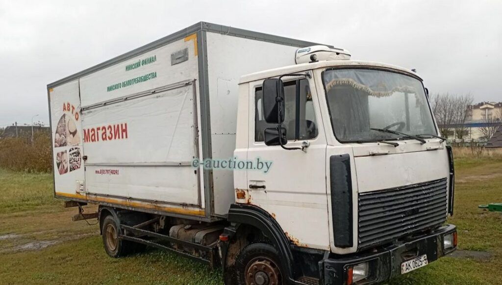 Автолавку выставили на торги в Мяделе