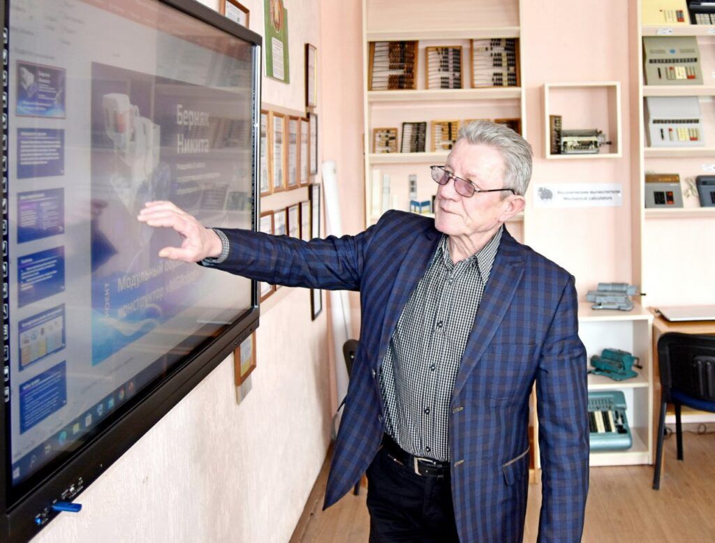 Учитель из Мяделя награждён спецфондом Президента