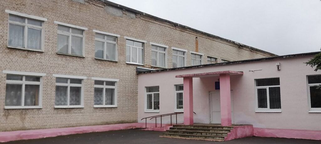 Спросили, правда ли закрывают Слободскую школу