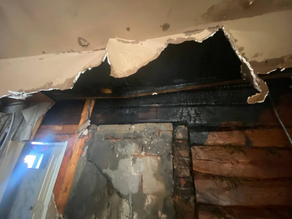 Спасатели ликвидировали задымление в жилом доме в Кривичах