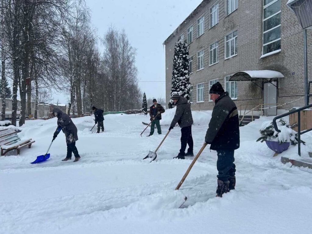 За три дня сделали всё! Вот кто отличился на ликвидации последствий циклона в Свирском сельсовете