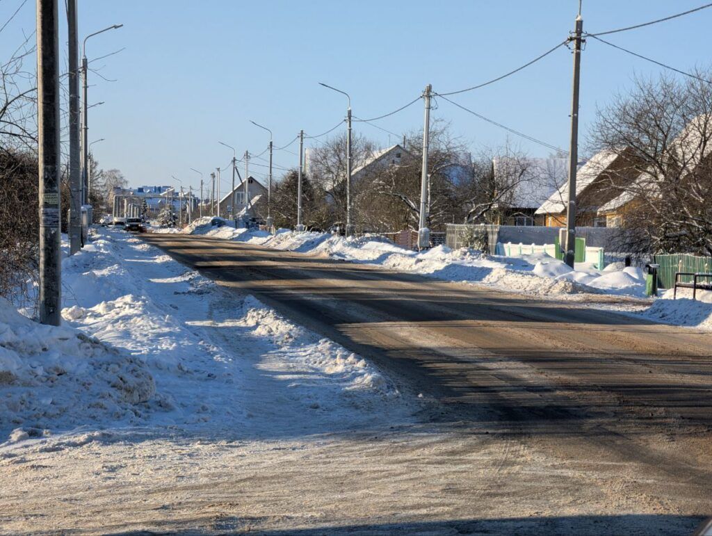 Посмотрели, как обстоят дела с уборкой снега в Мяделе