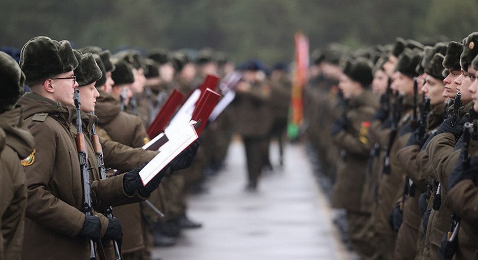 Узнали, кого и как поздравят с Днём защитников Отечества жительницы Старых Габ