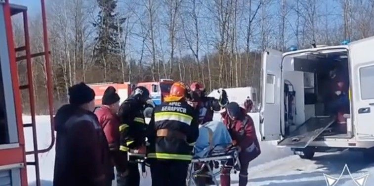 На пожаре в Мядельском районе спасли двоих человек