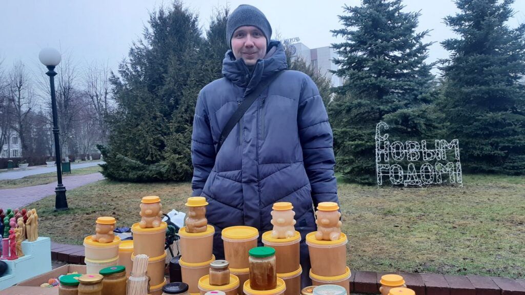 Побеседовали с пасечником из Постав, который влюбился в Нарочь