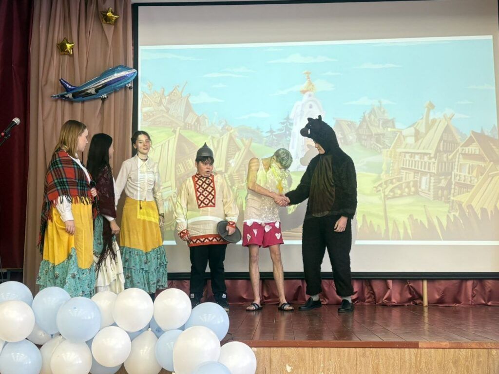 Семь команд боролись за победу в районном этапе игры КВН