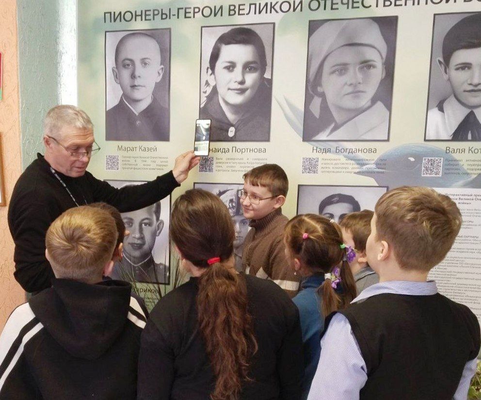 О подвигах рассказывают с помощью новых технологий – в Свирской школе снова интерактивно