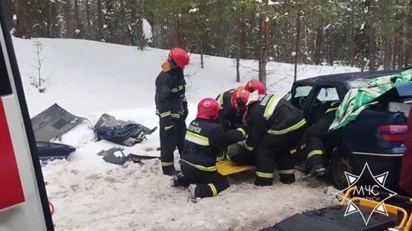 В аварии возле Шиковичей спасатели деблокировали водителя