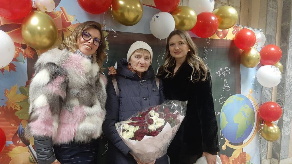 Выпускников Мядельской СШ №2 встречали в стиле южнокорейского фильма