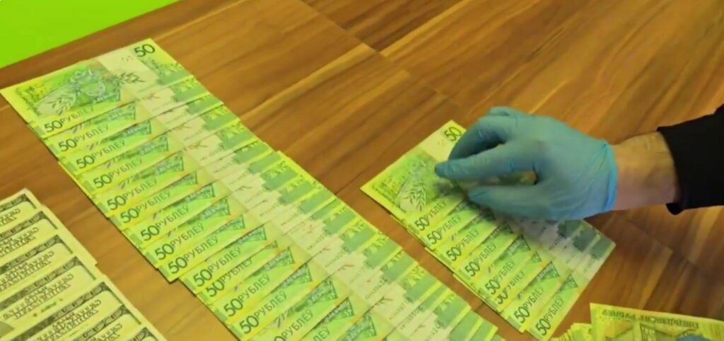 В Минской области задержали руководителя цеха за крупные откаты на ремонте техники