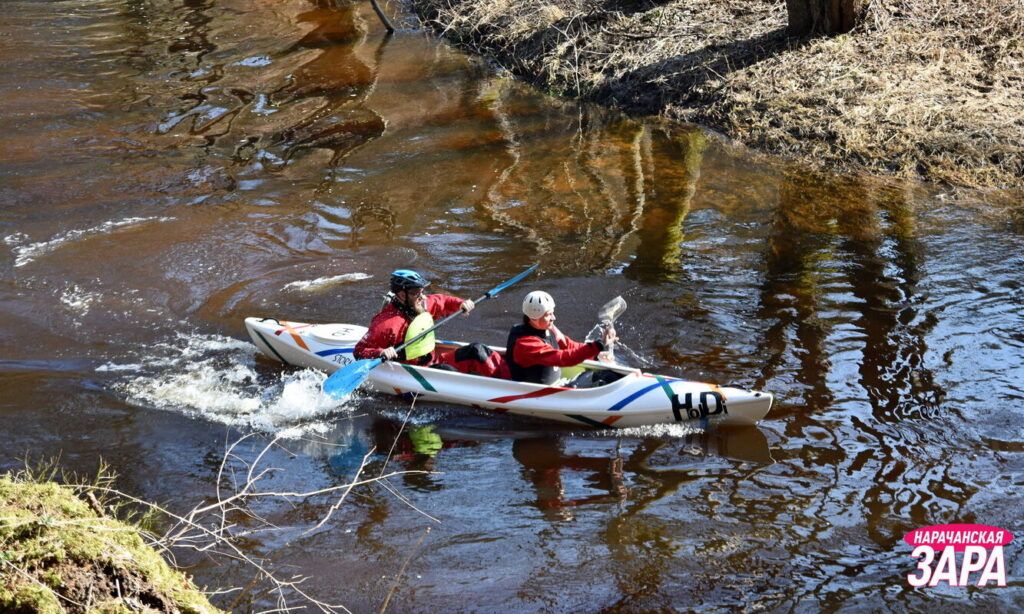 Бурная вода Страчи: на Мядельщине соревнуются любители водного туризма