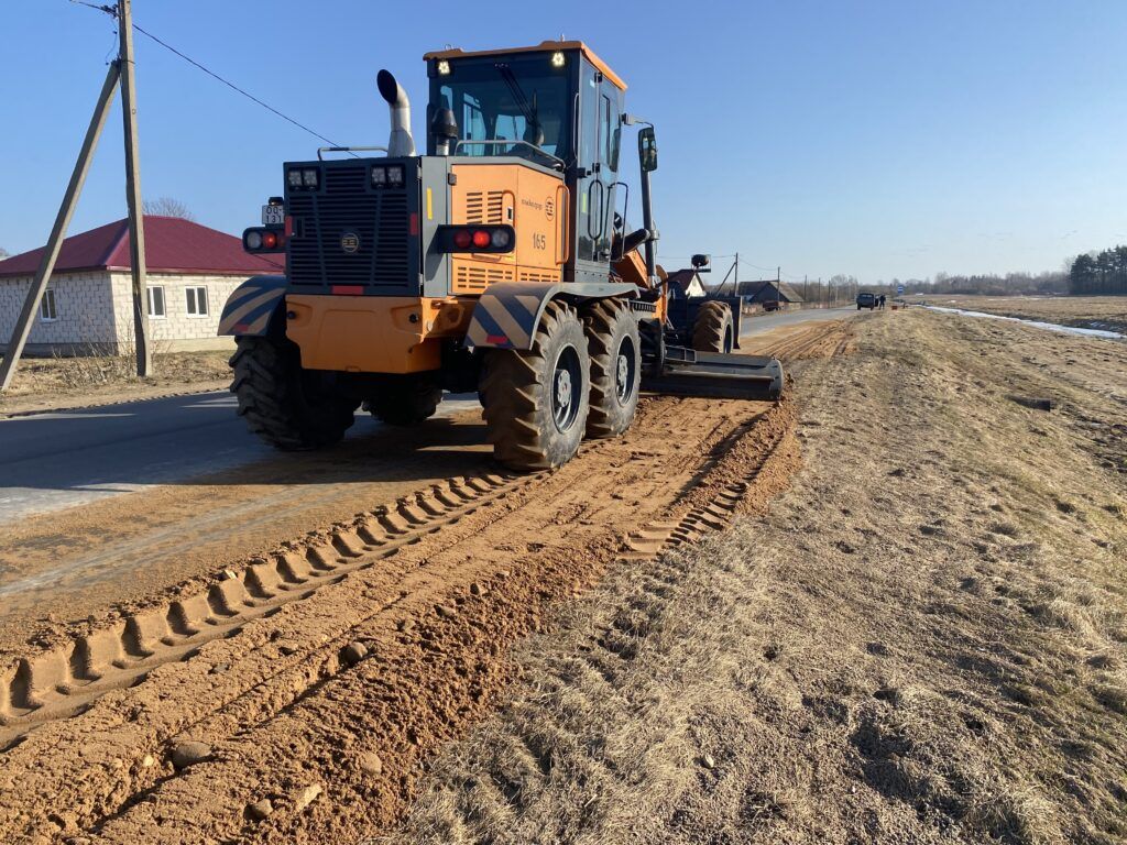 Мядельщина присоединилась к областному субботнему марафону по благоустройству дорог