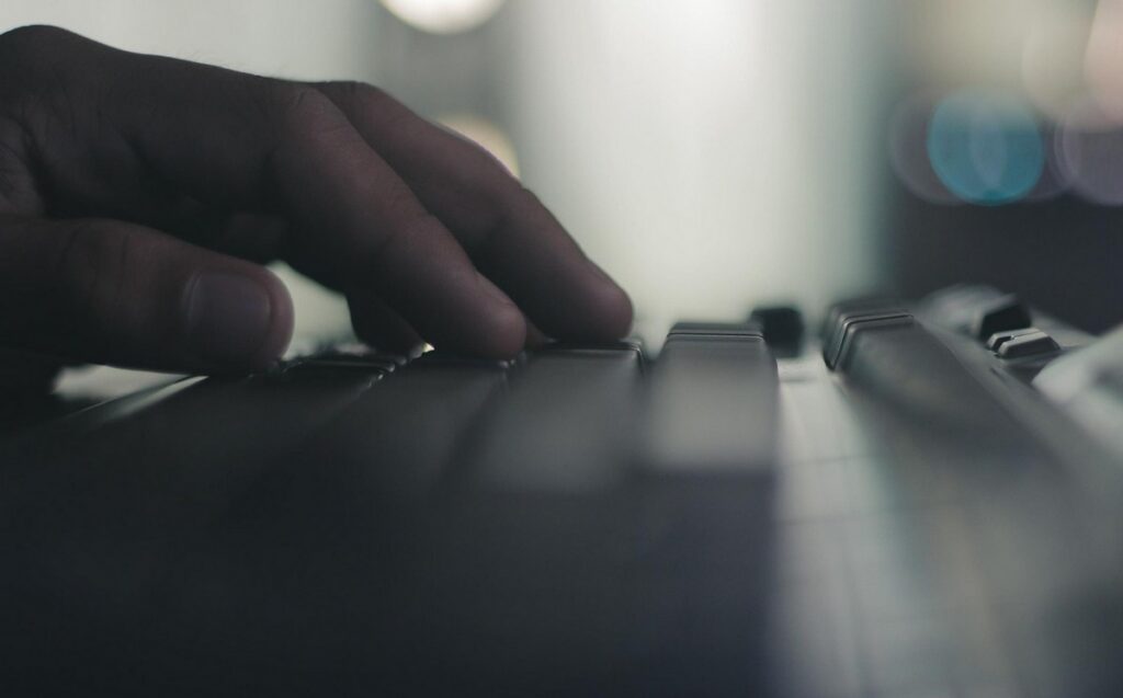 Фейковая Диана из Мяделя обманула мужчину на 2 тысячи рублей