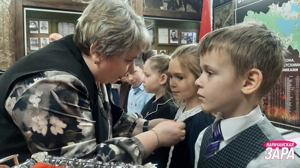 От октябрят до «Белой Руси»: в Мяделе приняли новых членов общественных объединений