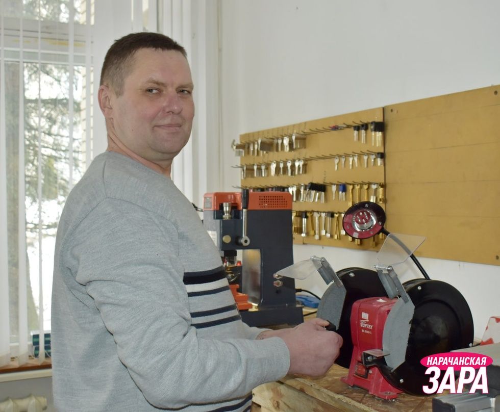 Своё дело. Житель курортного посёлка Нарочь открыл мастерскую по изготовлению ключей