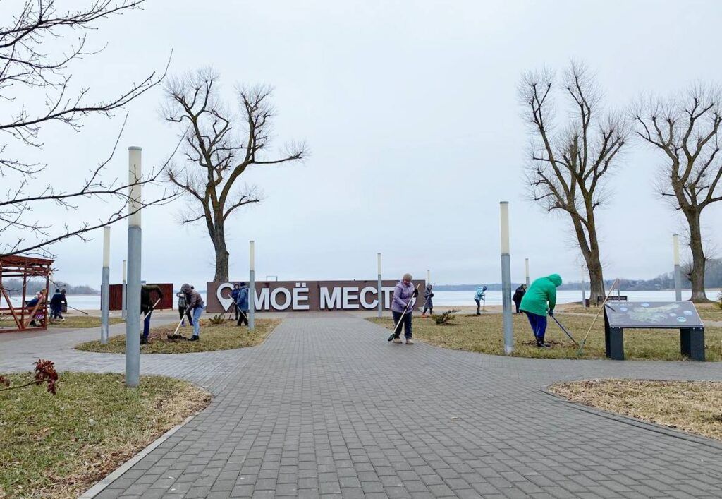 На Мядельщине проходит субботник