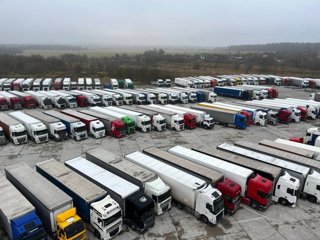 Беларусь разрешила выезд задержанным литовским грузовикам