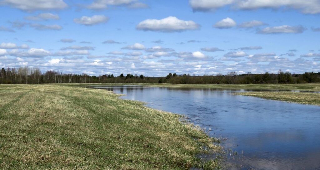 В МЧС назвали самые подтапливаемые места в Мядельском районе и рассказали, что делать при паводке