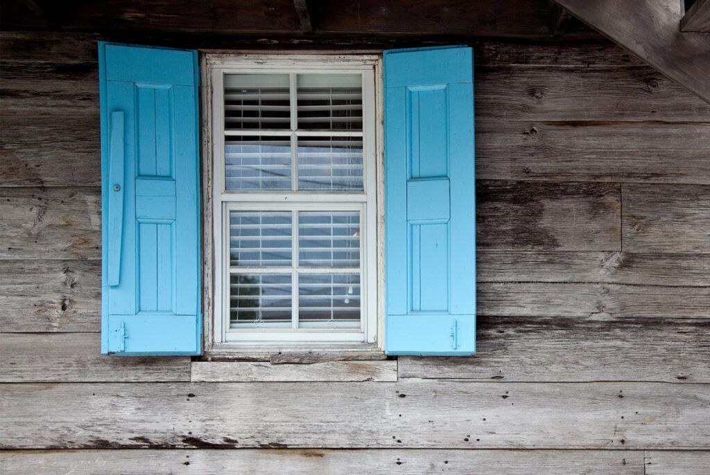 В Мядельском районе ищут наследников половины дома