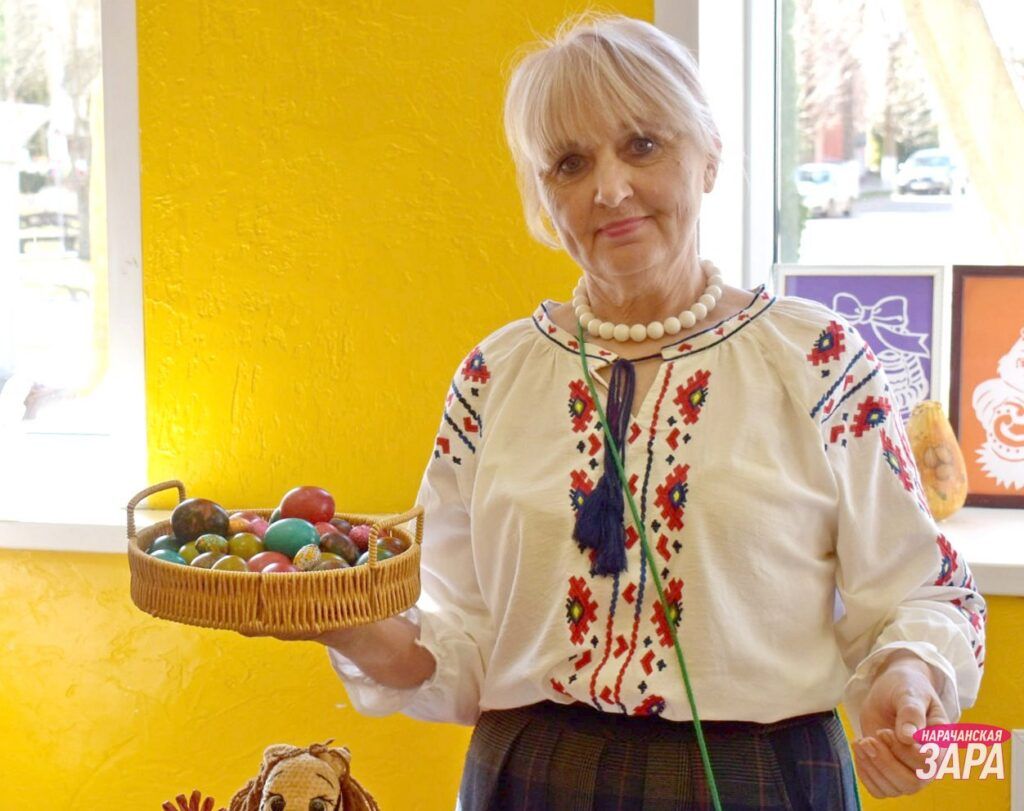 Узнали рецепт «мраморных» пасхальных яиц