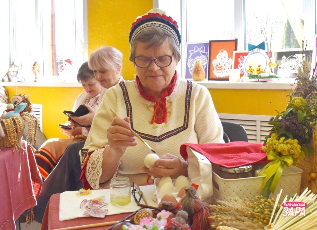 Пасхальные яйца будут выглядеть как расписные, но расписывать их не придется